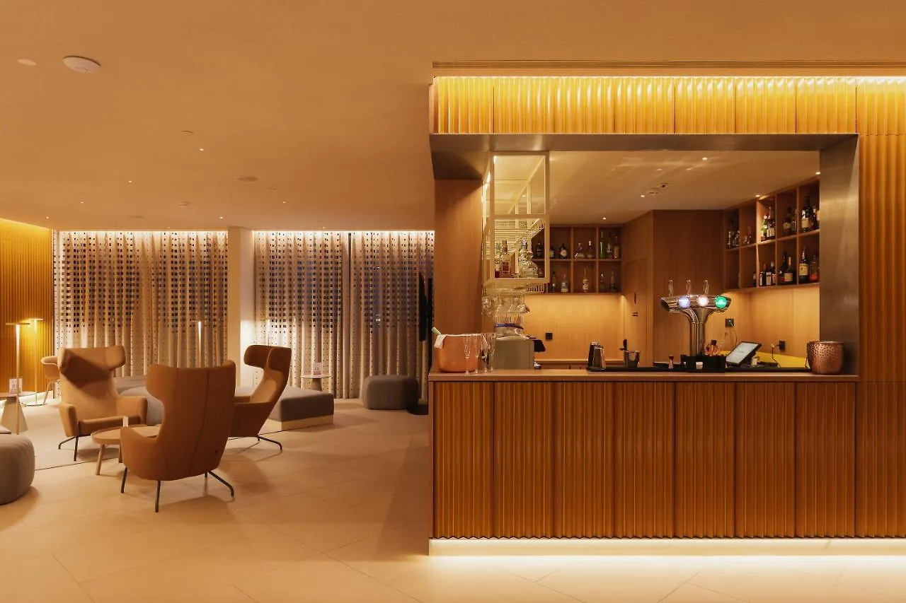 ****  Lumen Hotel & The Lisbon Light Show Portugal